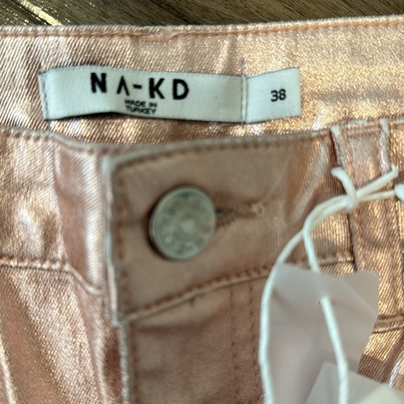 NA-KD Shiny Straight Jean - Picture 5 of 8